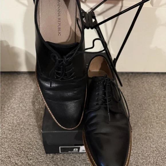 Banana republic. Black Leather Dress Shoes